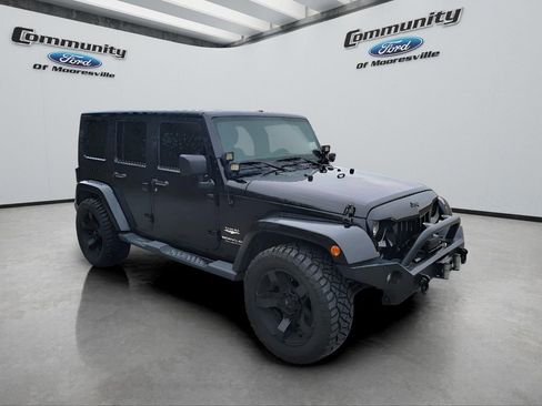 Used 2015 Jeep Wrangler Unlimited Sahara w/ Connectivity Group image 3