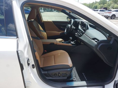 Used 2024 Lexus ES 350 w/ Premium Package FWD image 17