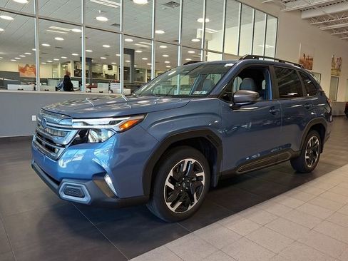 Certified 2025 Subaru Forester Limited AWD/4WD image 3