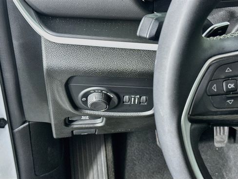 Used 2024 Jeep Grand Cherokee L Laredo AWD/4WD image 17