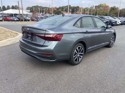 New 2026 Volkswagen Jetta SE image 9