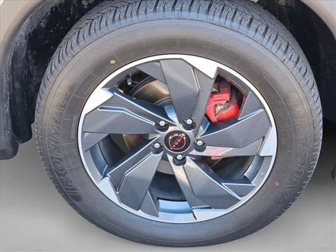 Used 2024 Nissan Rogue SV AWD/4WD image 29