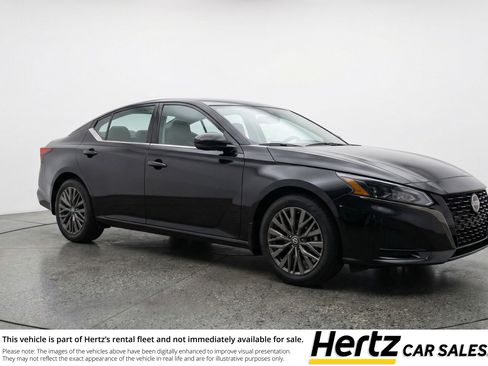 Used 2025 Nissan Altima 2.5 SV FWD image 1