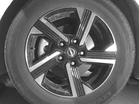 Used 2025 Nissan Sentra SV FWD image 15