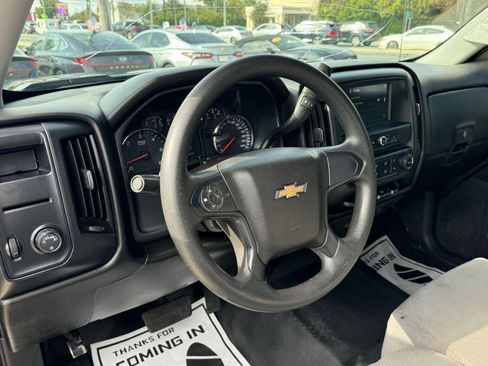 Used 2018 Chevrolet Silverado 1500 Custom image 14