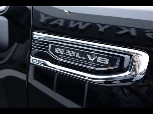 Used 2025 GMC Sierra 1500 Denali w/ Technology Package AWD/4WD image 9