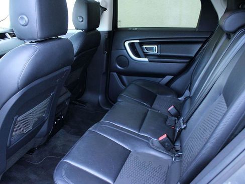 Used 2017 Land Rover Discovery Sport SE image 14