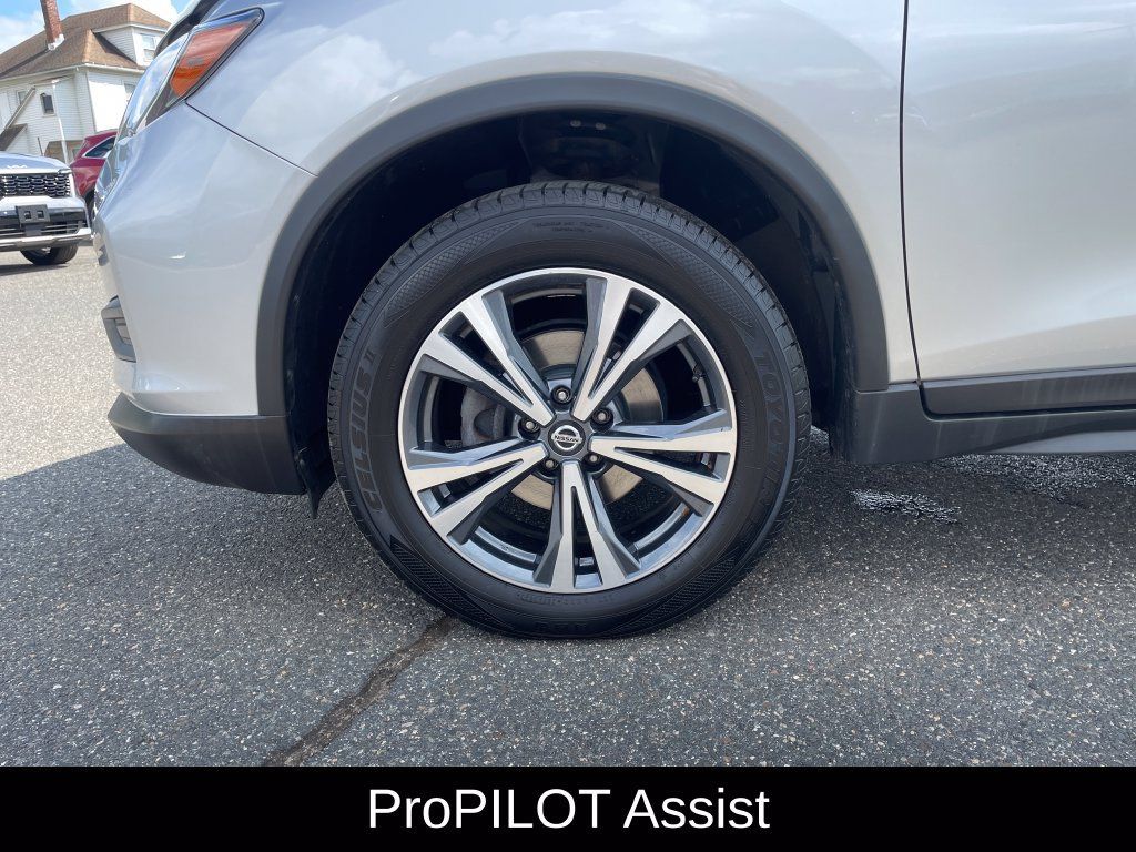 Used 2019 Nissan Rogue SV w/ Premium Package AWD/4WD image 26