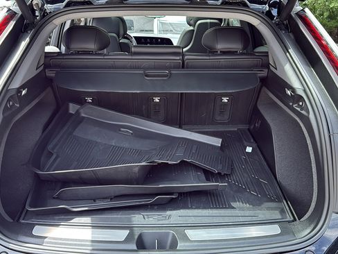 Used 2025 Cadillac Optiq Luxury 2 w/ LPO, Floor Liner Package AWD/4WD image 31