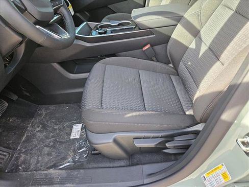 Used 2026 Chevrolet Equinox LT w/ Safety and Technology Package FWD image 4