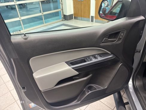 Used 2020 GMC Canyon 2WD Crew Cab w/ Convenience Package image 11