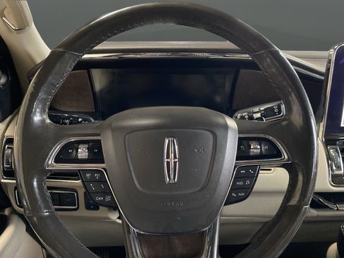 Used 2019 Lincoln Navigator Reserve w/ Cargo Package AWD/4WD image 17