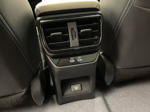 Used 2024 Lexus RZ 300e Premium image 26