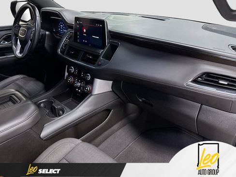 Used 2023 GMC Yukon SLE w/ Gmc Pro Safety Plus Package AWD/4WD image 32
