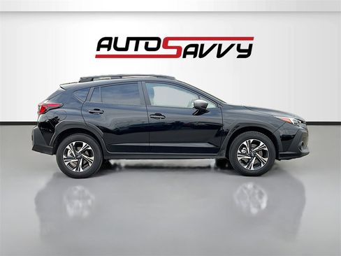 Used 2025 Subaru Crosstrek 2.0i Premium image 8