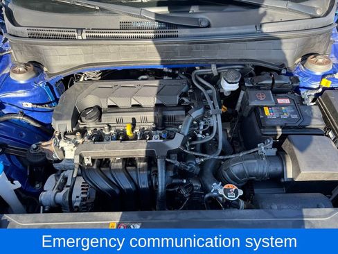 Used 2023 Hyundai Venue Limited image 11