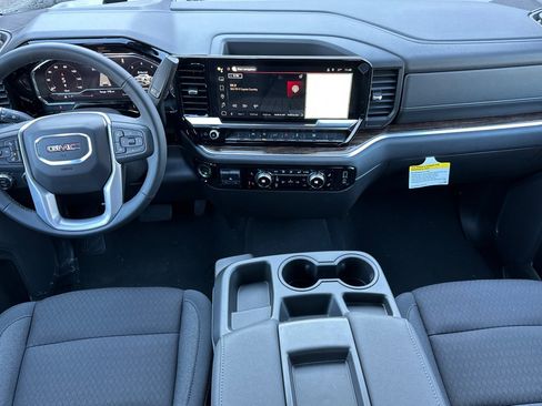 New 2025 GMC Sierra 1500 Elevation image 12