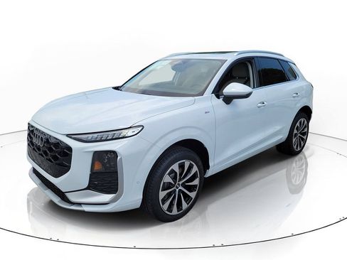New 2026 Audi Q3 quattro 2.0T AWD/4WD image 2