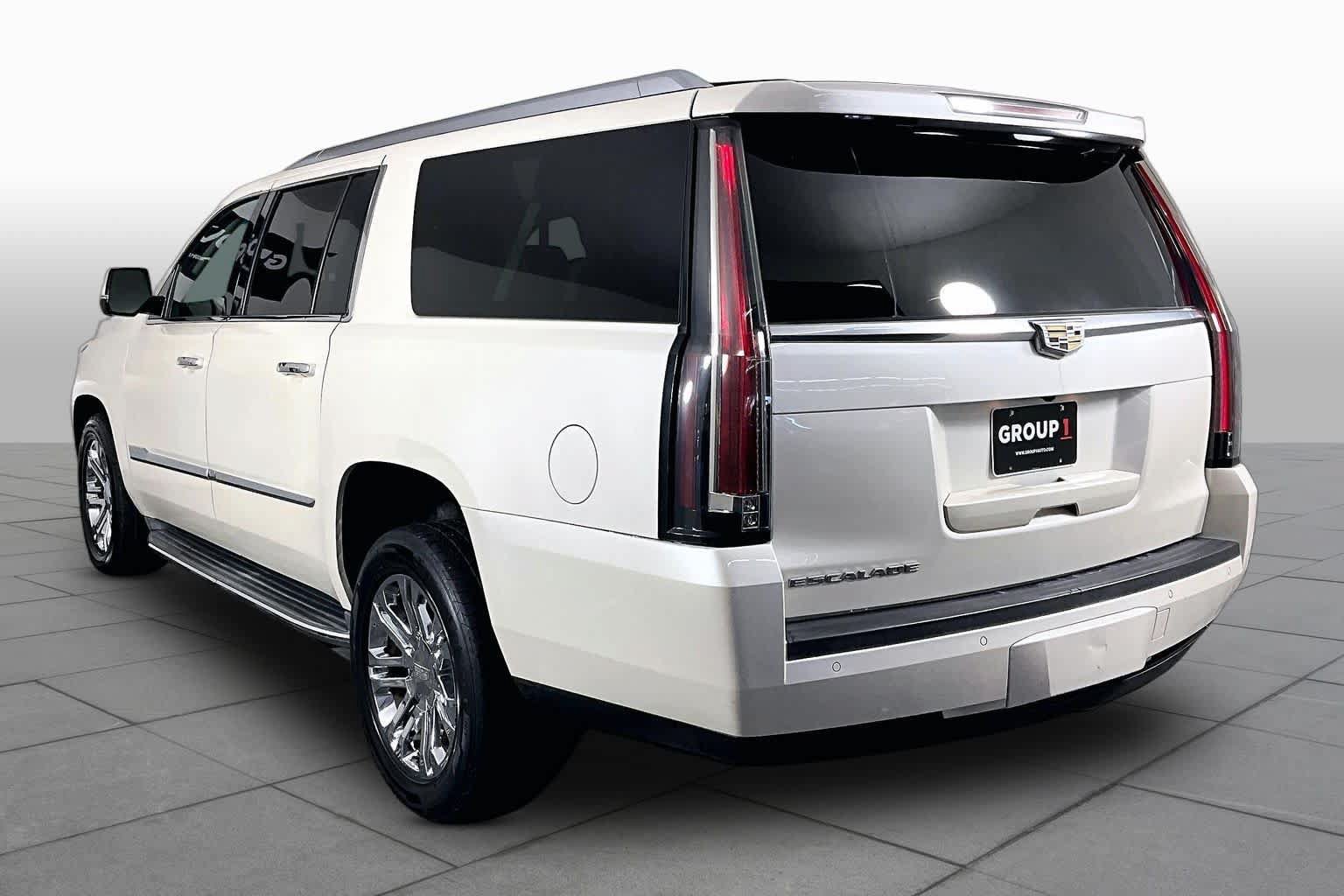 Used 2015 Cadillac Escalade ESV 2WD image 11