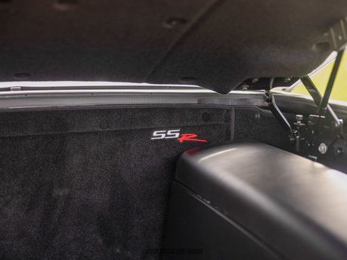 Used 2005 Chevrolet SSR w/ Preferred Equipment Group image 98