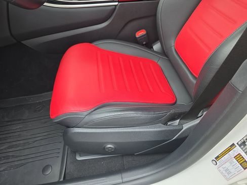Used 2024 Mercedes-Benz GLC 300 4MATIC image 20
