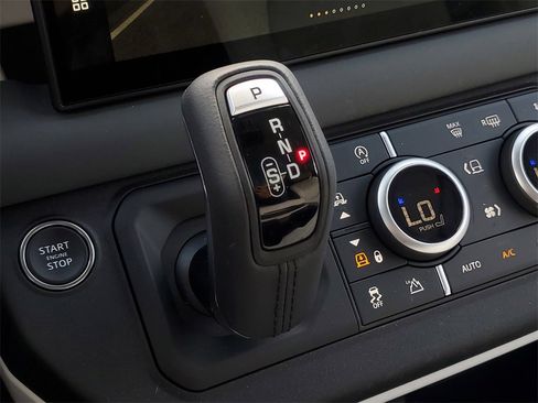 New 2025 Land Rover Defender 110 S image 24