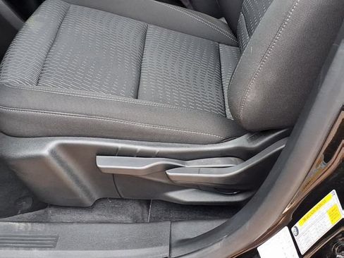Used 2026 Chevrolet Equinox LT FWD image 4