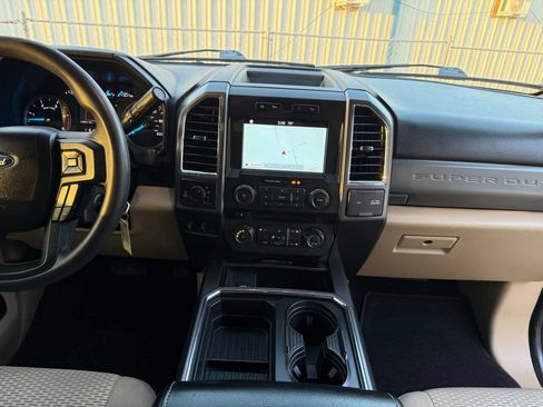 Used 2017 Ford F250 XLT w/ XLT Premium Package image 25