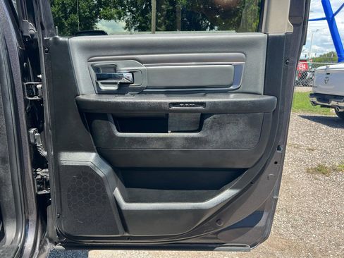 Used 2022 RAM 1500 Classic SLT AWD/4WD image 30