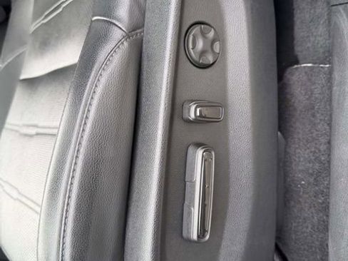 Used 2020 Honda CR-V Touring image 17