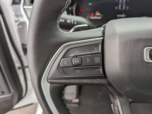 Used 2023 Jeep Grand Cherokee 4WD 4xe w/ Luxury Tech Group II image 11