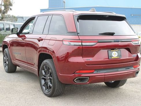 Used 2023 Jeep Grand Cherokee 30th Anniversary image 3