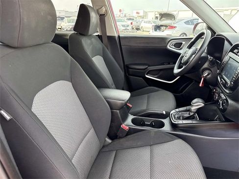 Used 2020 Kia Soul LX image 19