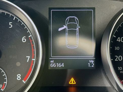 Used 2018 Volkswagen Golf SEL image 12