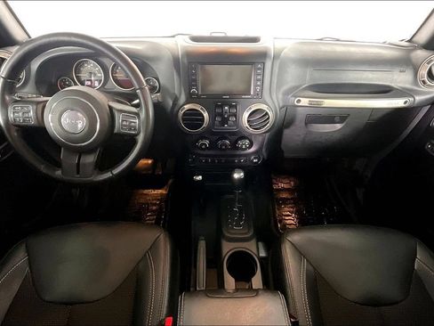Used 2016 Jeep Wrangler Unlimited Sahara AWD/4WD image 19
