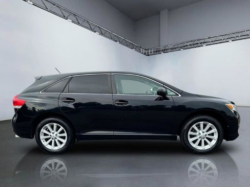 Used 2010 Toyota Venza AWD image 3