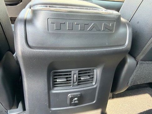 Used 2017 Nissan Titan SL AWD/4WD image 16