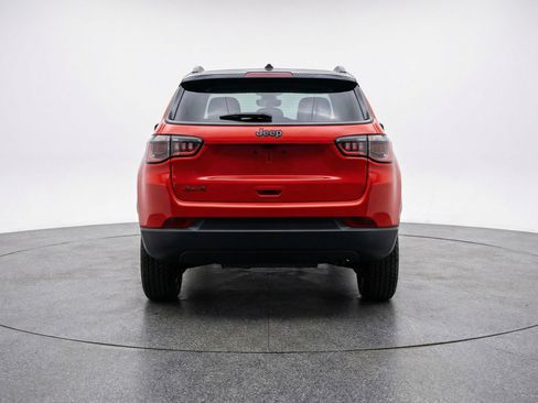 Used 2025 Jeep Compass Trailhawk AWD/4WD image 7