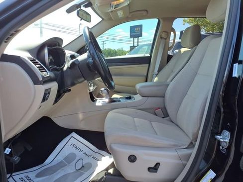 Used 2021 Jeep Grand Cherokee Laredo image 10