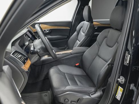 Used 2025 Volvo XC90 B6 Plus w/ Protection Package Premier AWD/4WD image 16