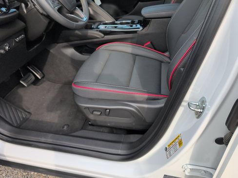 Used 2023 Buick Envision Essence w/ Technology Package I image 34