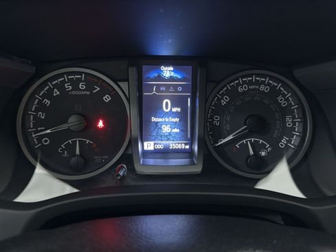 Used 2023 Toyota Tacoma TRD Sport AWD/4WD image 32