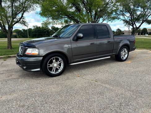 Used 2002 Ford F150 Harley-Davidson image 2