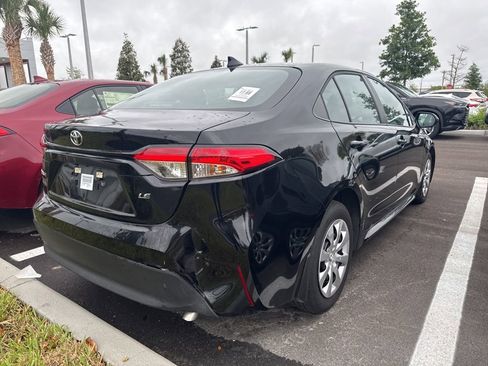 Used 2025 Toyota Corolla LE image 3