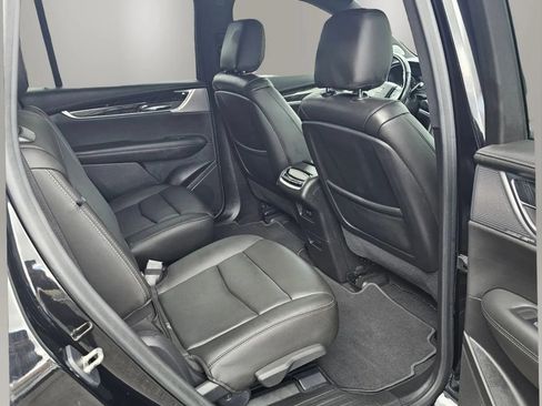 Used 2021 Cadillac XT6 Premium Luxury AWD/4WD image 9