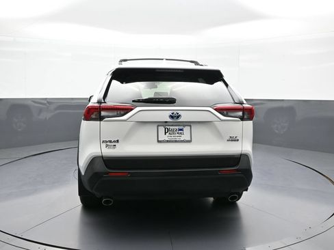 Used 2021 Toyota RAV4 XLE w/ Convenience Package AWD/4WD image 7