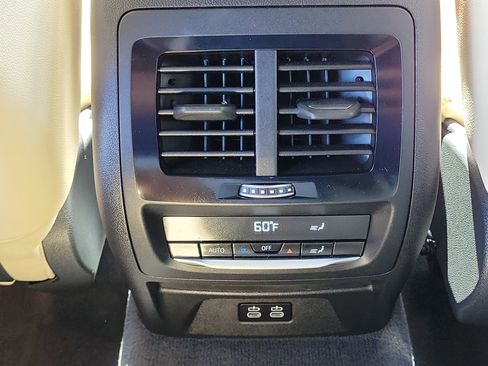 Used 2023 BMW X3 sDrive30i w/ Premium Package w/ZPA RWD image 13