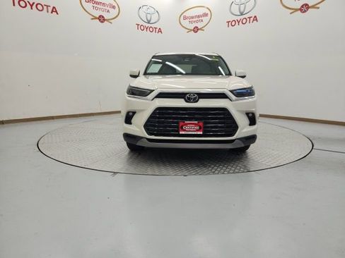 Certified 2024 Toyota Grand Highlander XLE image 4