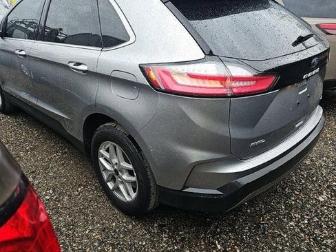 Used 2023 Ford Edge SEL image 2