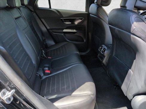 Used 2024 Mercedes-Benz GLC 300 image 19